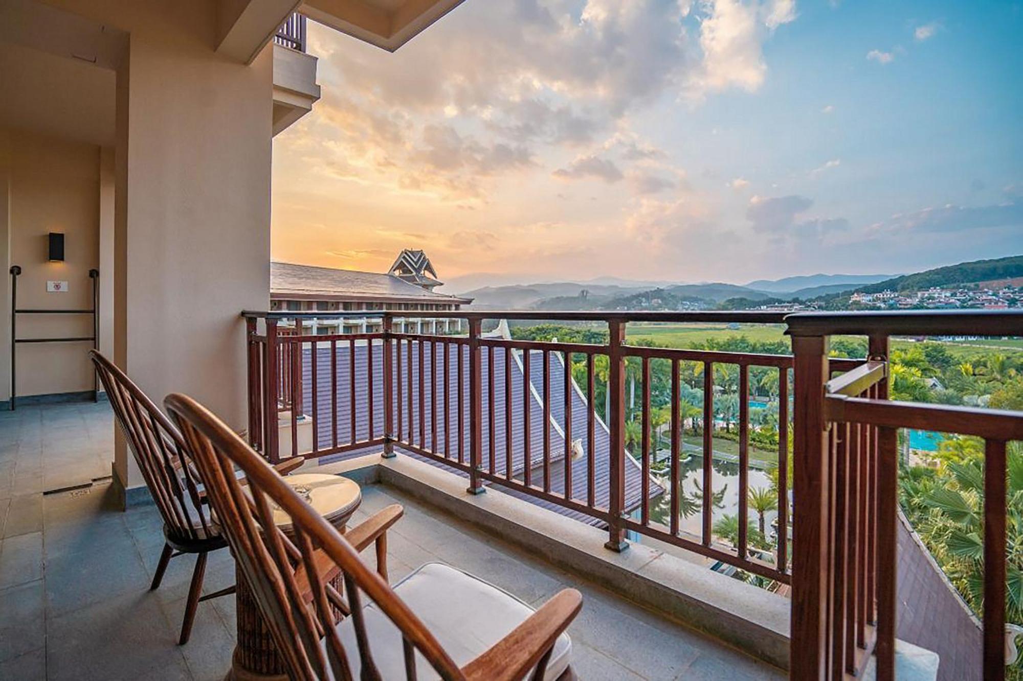Sheraton Grand Xishuangbanna Hotel Jinghong Exterior foto